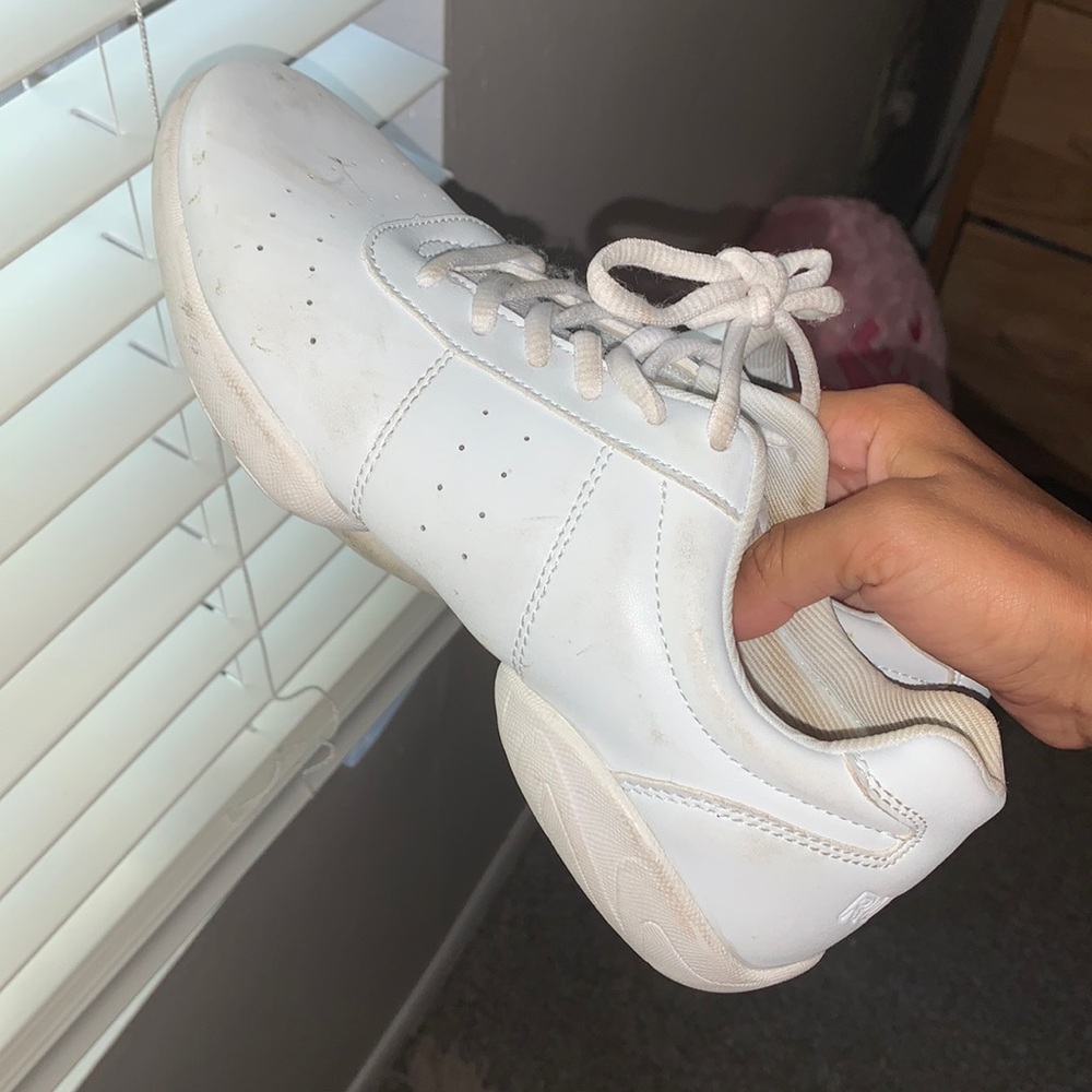 all white cheer shoes size 7 used 2 times